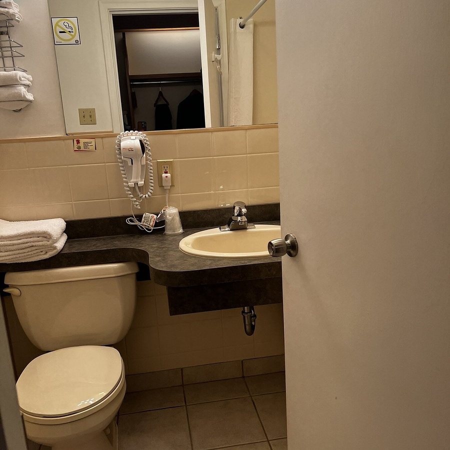 Gaston s White River Resort — Bathroom