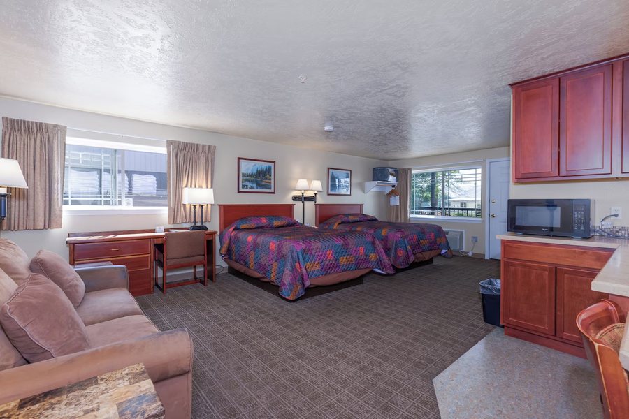 Gateway Inn — Guest room