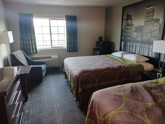 Gateway Inn Suites — Guest room
