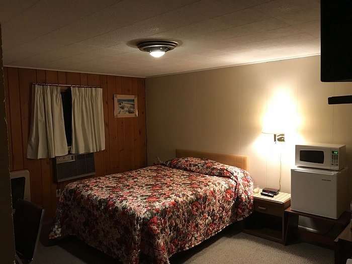Gateway Motel — Guest room