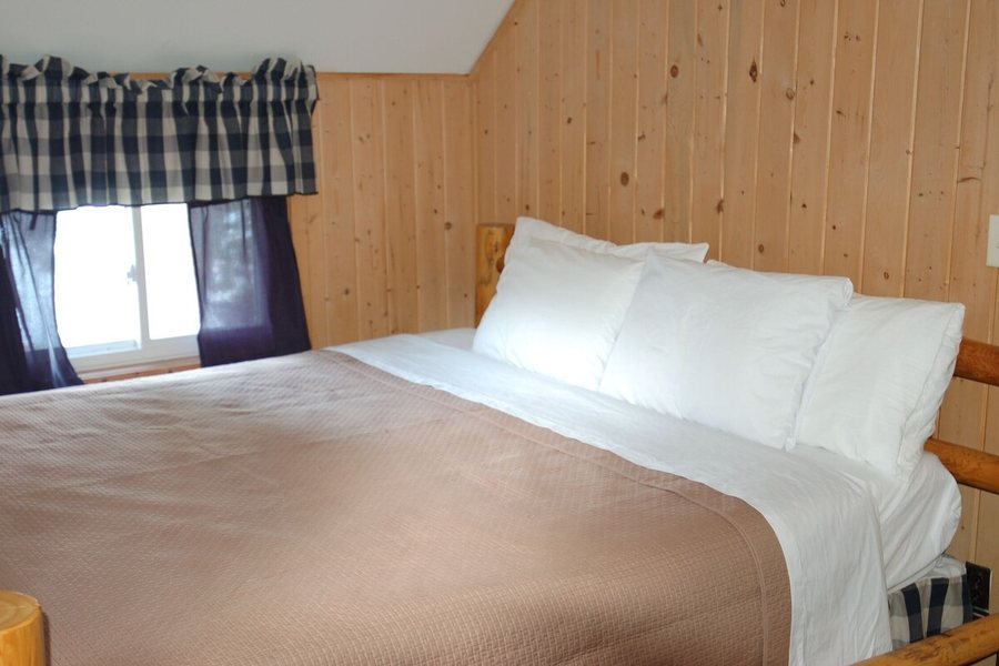 Gathering Place Resort Lodge — Guest room