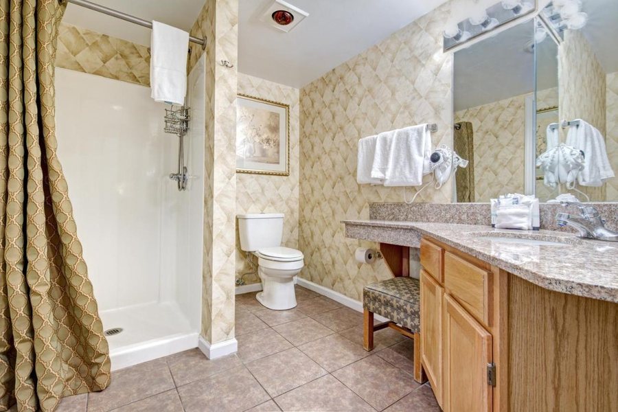 Gatlinburg Town Square — Bathroom