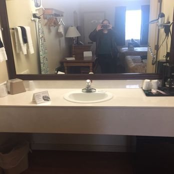 Gazebo Inn — Bathroom