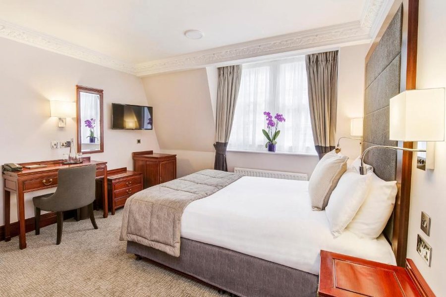 Gem Fitzrovia Hotel — Guest room