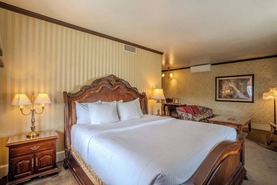 General Palmer Hotel — Guest room