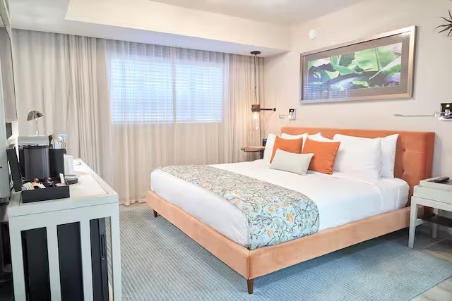 Geneva Hotel Suites Miami Beach Florida — Guest room