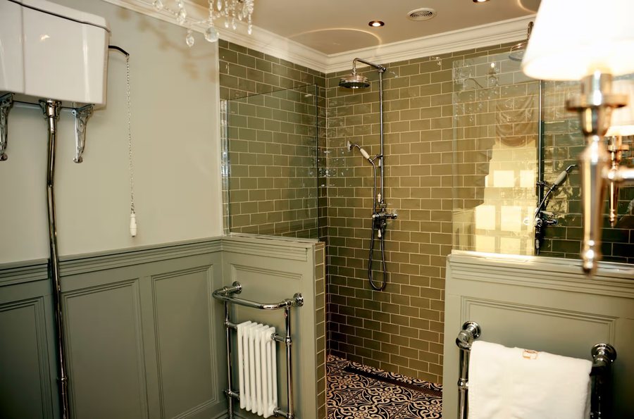 Georgian Manner — Bathroom