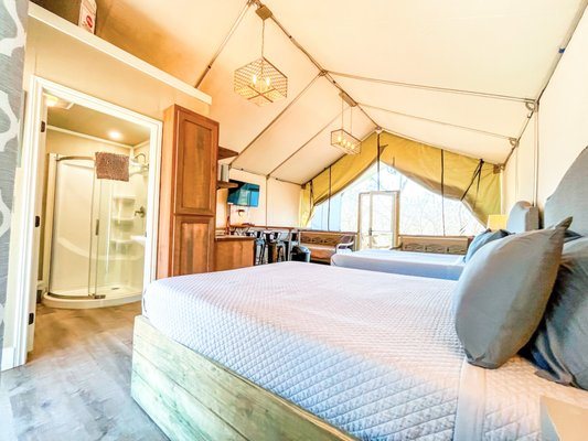 Geronimo Creek Retreat — Guest room
