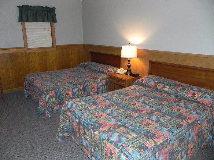 Giant City Lodge — Guest room