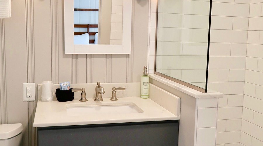 Gifford House — Bathroom