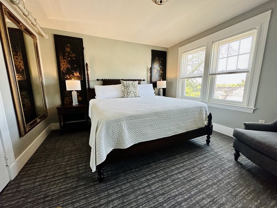 Gifford House — Guest room