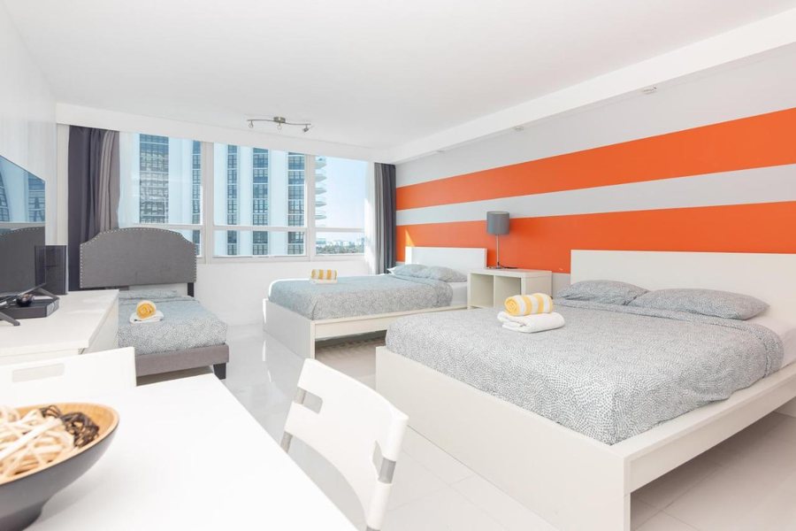 Girasole Design Suites Miami Beach Florida — Guest room