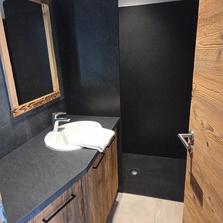 Gite Roche Des Ducs — Bathroom