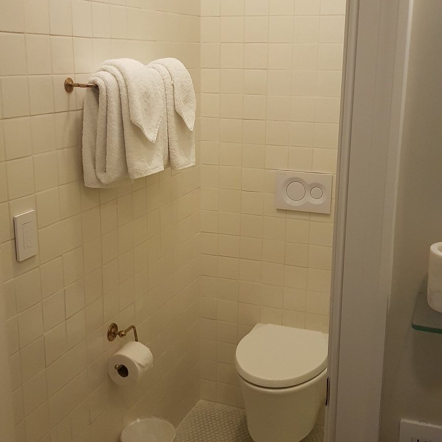 Gjelina Hotel Los Angeles California — Bathroom