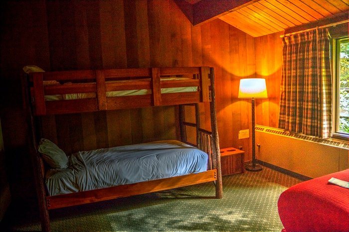 Glacier Bay Lodge — Guest room
