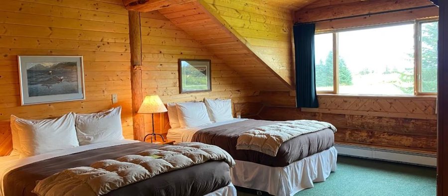 Glacier Bay s Bear Track Inn — Guest room