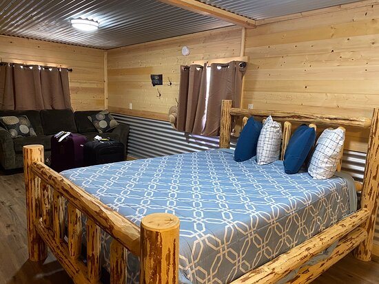 Glacier Inn Motel — Guest room