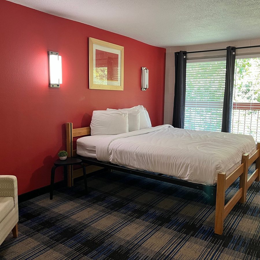Glades View Condos — Guest room