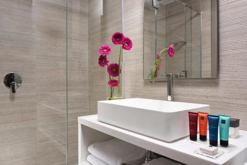 Glance Hotel In Florence — Bathroom