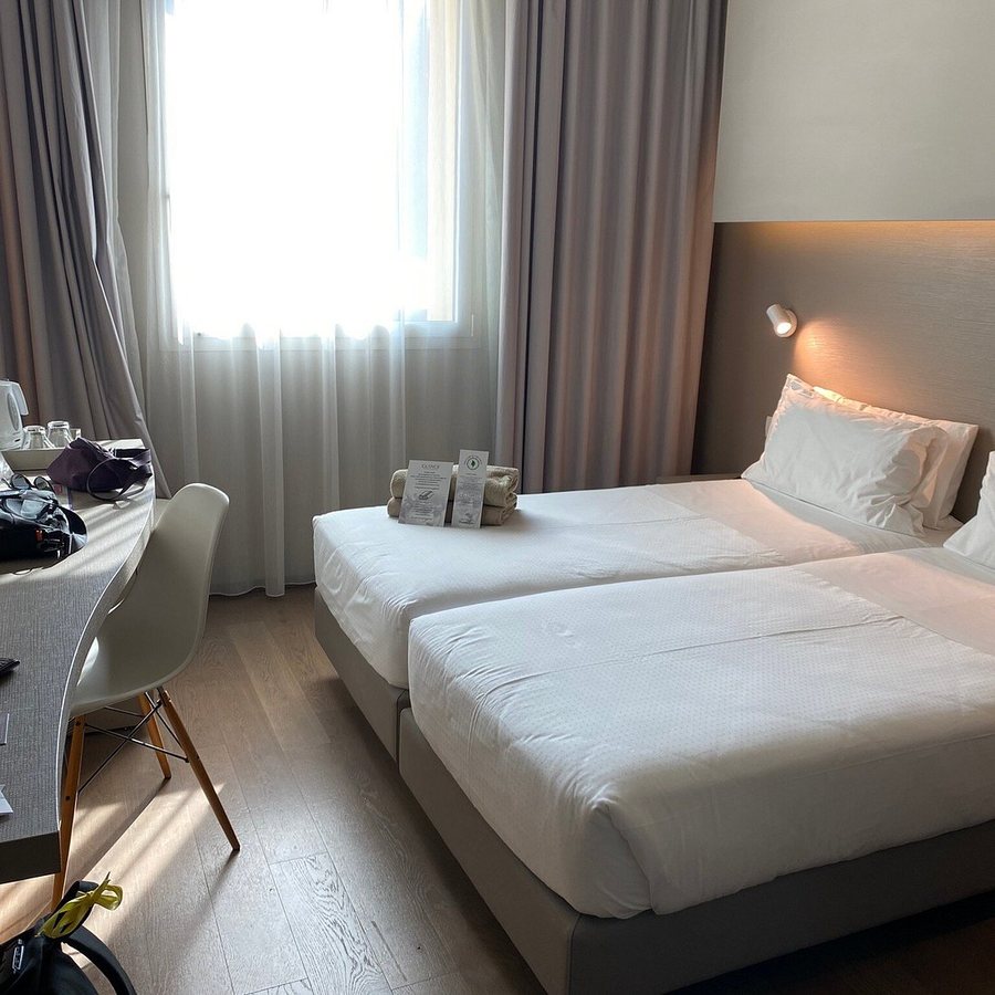 Glance Hotel In Florence — Guest room