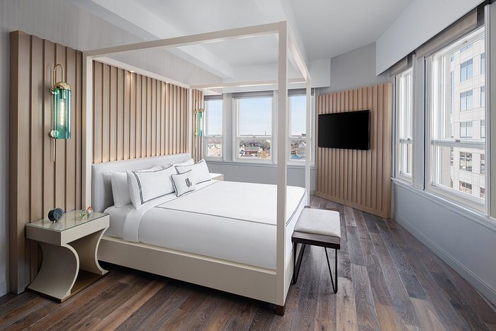 Glass Light Hotel Gallery Autograph Collection — Guest room