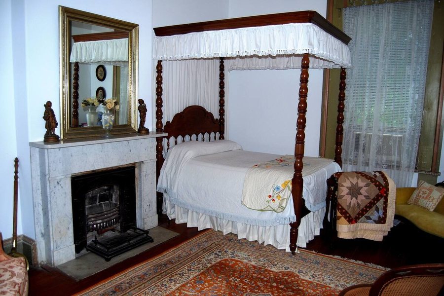 Glenfield Plantation Bed And Breakfast — Guest room