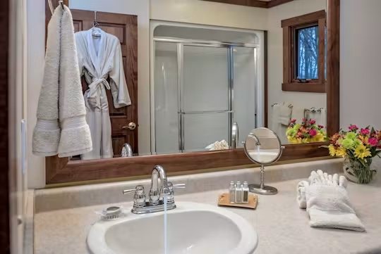 Glenlaurel A Scottish Inn Cottages — Bathroom