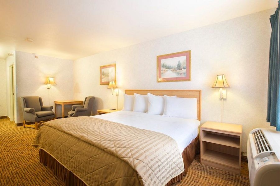 Glenwood Springs Cedar Lodge — Guest room