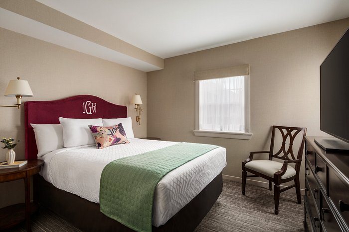 Glidden House — Guest room