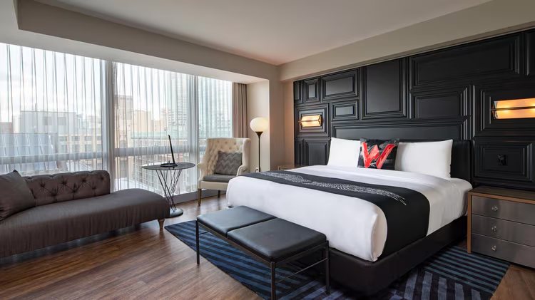 Global Luxury Suites at China Town — Guest room