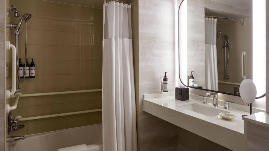Global Luxury Suites at Reston Town Center — Bathroom