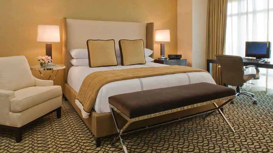 Global Luxury Suites at Reston Town Center — Guest room