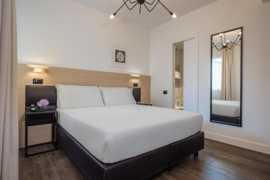Globus Urban Hotel — Guest room