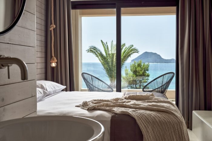Gloria Maris Hotel Suites Villas — Guest room