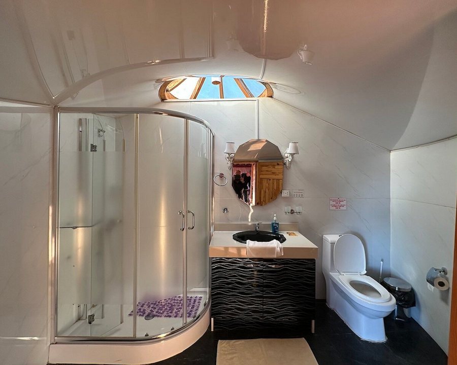Gobi Mirage Tourist Camp — Bathroom