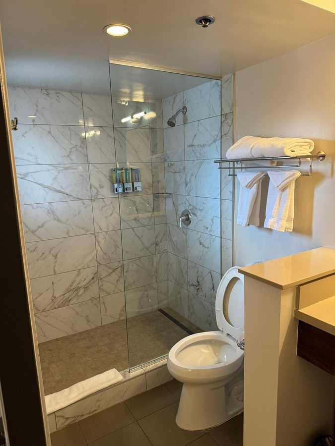 Gold Coast Hotel and Casino Las Vegas — Bathroom