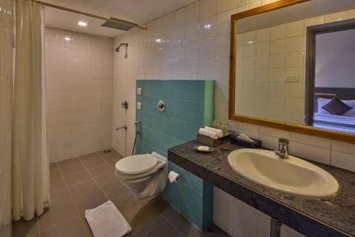 Golden Amoon Premium Resort Spa — Bathroom