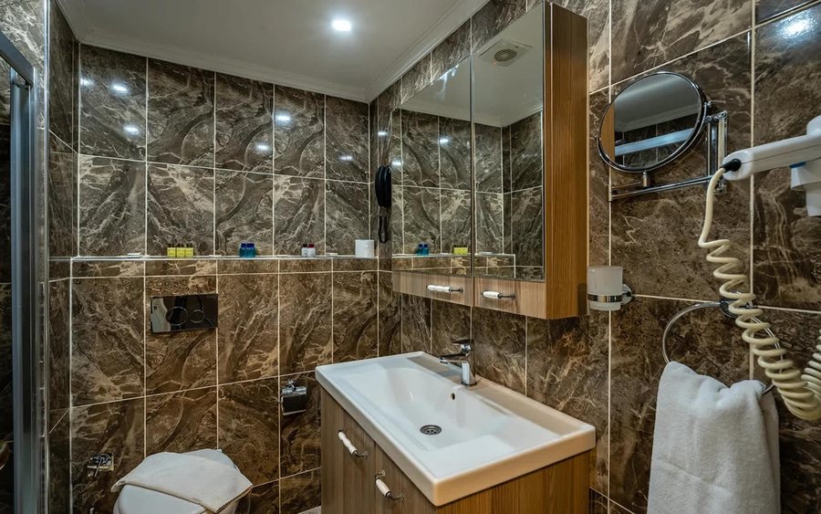 Golden Beach Resort Spa — Bathroom