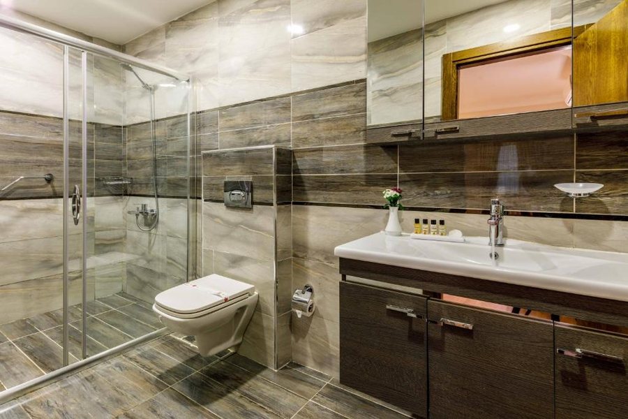 Golden Crown Hotel Istanbul — Bathroom
