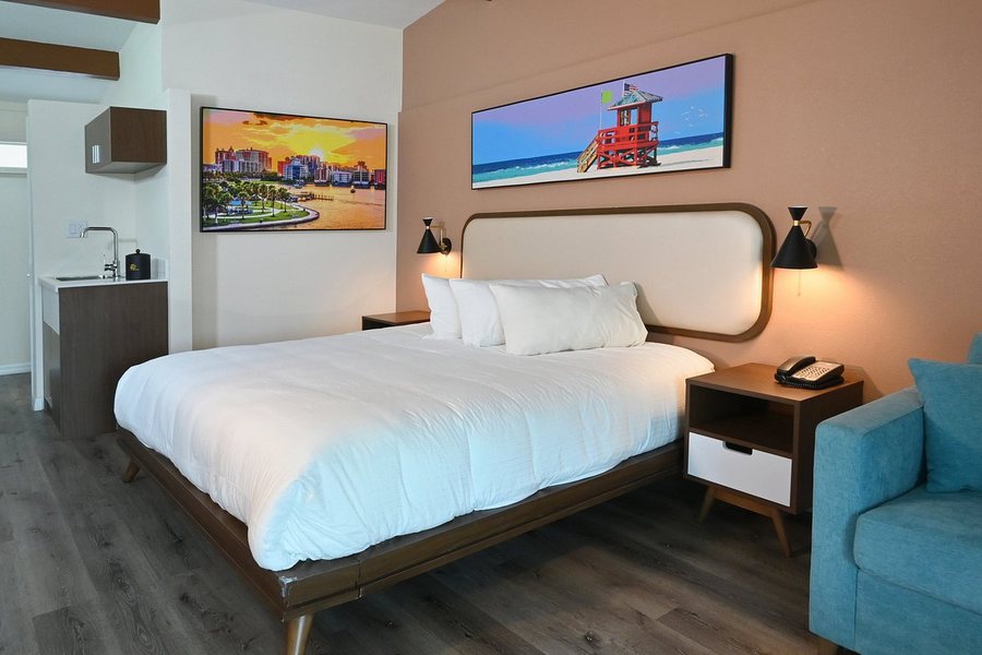 Golden Host Resort — Guest room