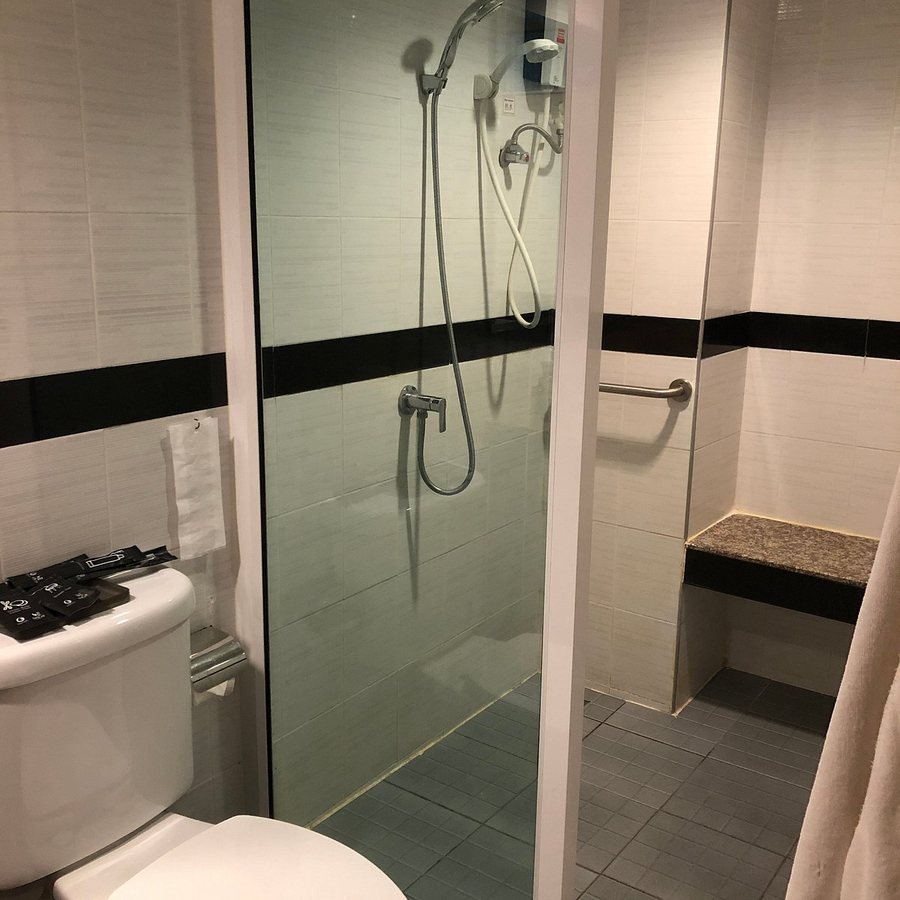 Golden Jade Suvarnabhumi — Bathroom