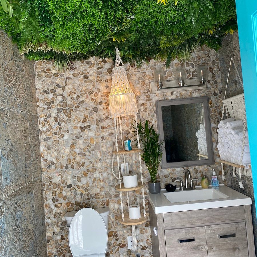 Golden Magnolia Resort Spa — Bathroom