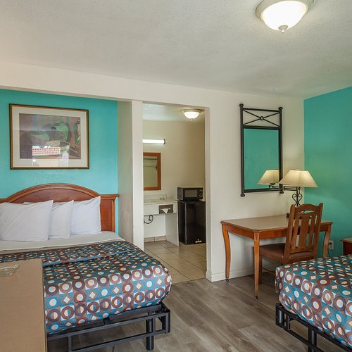 Golden Village Palms RV Resort — Guest room