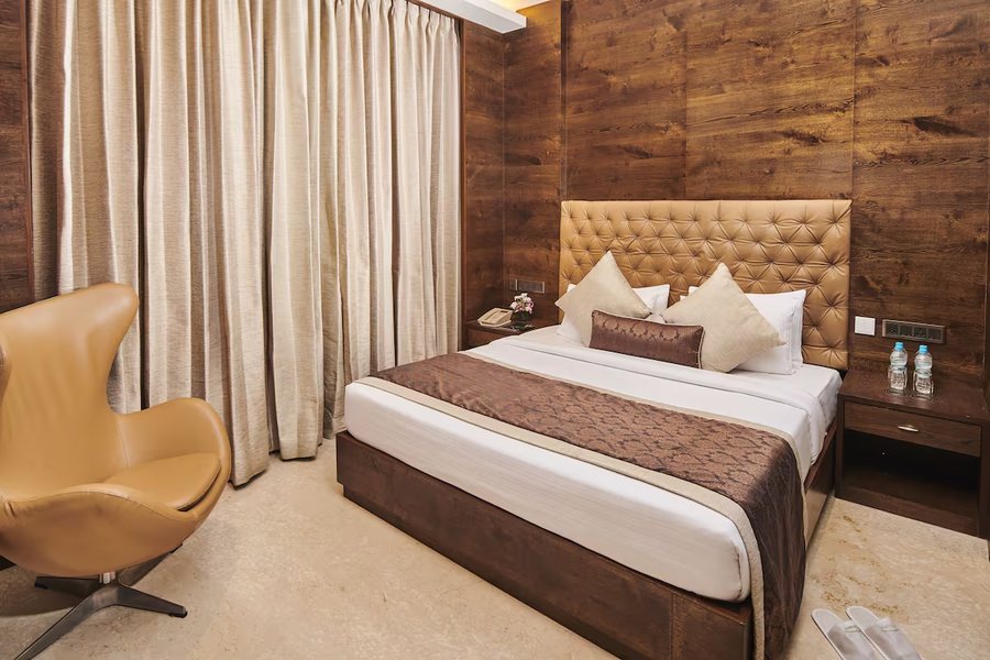 Goldfinch Hotel Mumbai — Guest room