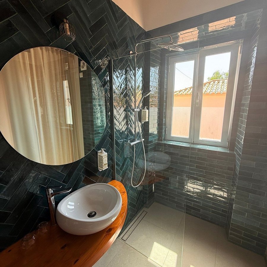 Good Feeling Hostel — Bathroom
