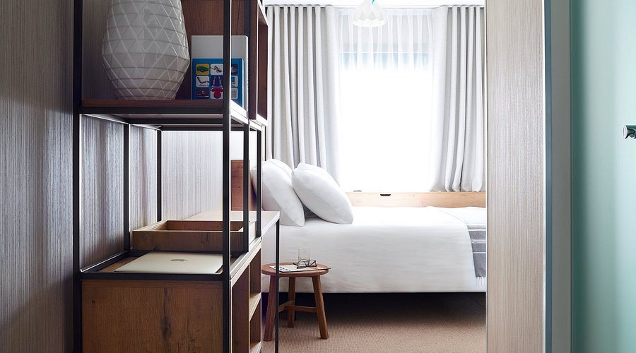 Good Hotel London — Guest room
