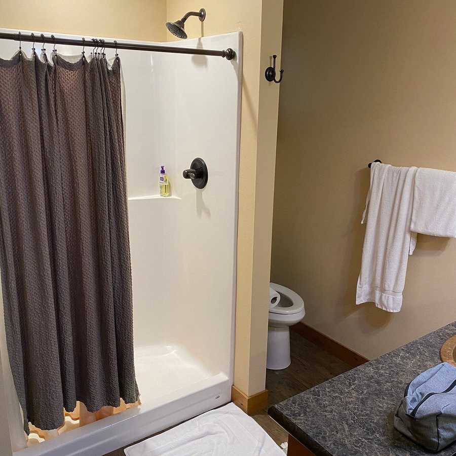 Good Ol Days Family Resort — Bathroom