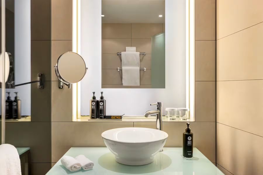 Goodman s Living — Bathroom