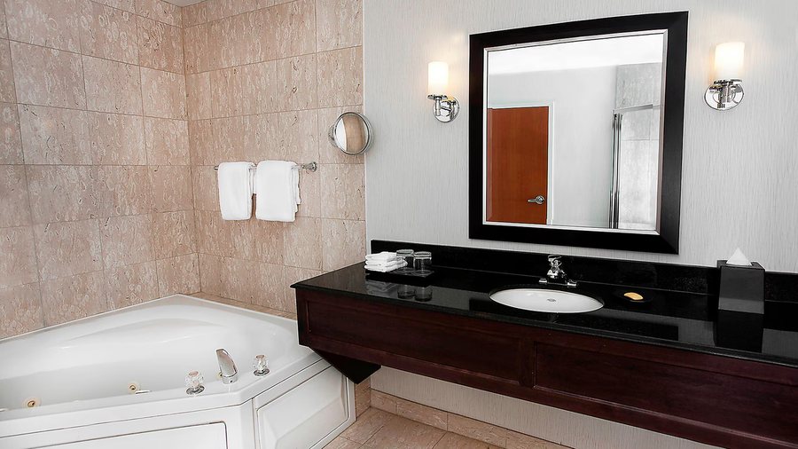 Gorge View — Bathroom
