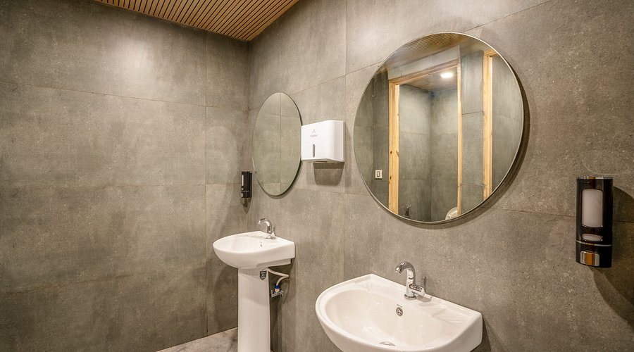 GoSTOPS — Bathroom